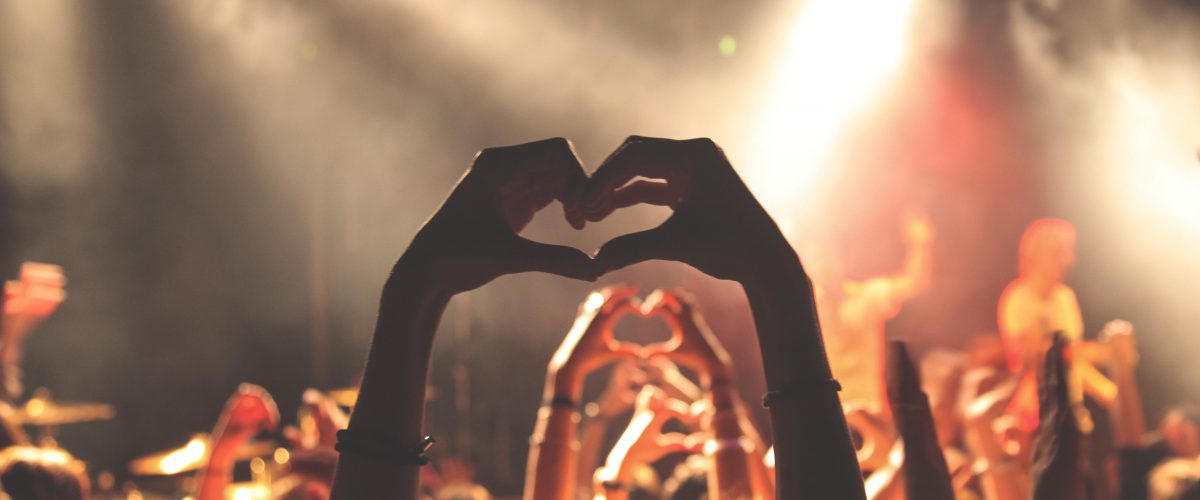 L'ASCA organise des concerts pour aider à la diffusion de groupes à la notoriété naissante ou à l’expérience avérée
