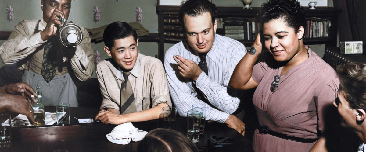 037_BIL7395_HR_C_- MARINA COLORISED_DON_PETERSON_Billie Holiday relaxing with fellow jammers 1939_c.tif.